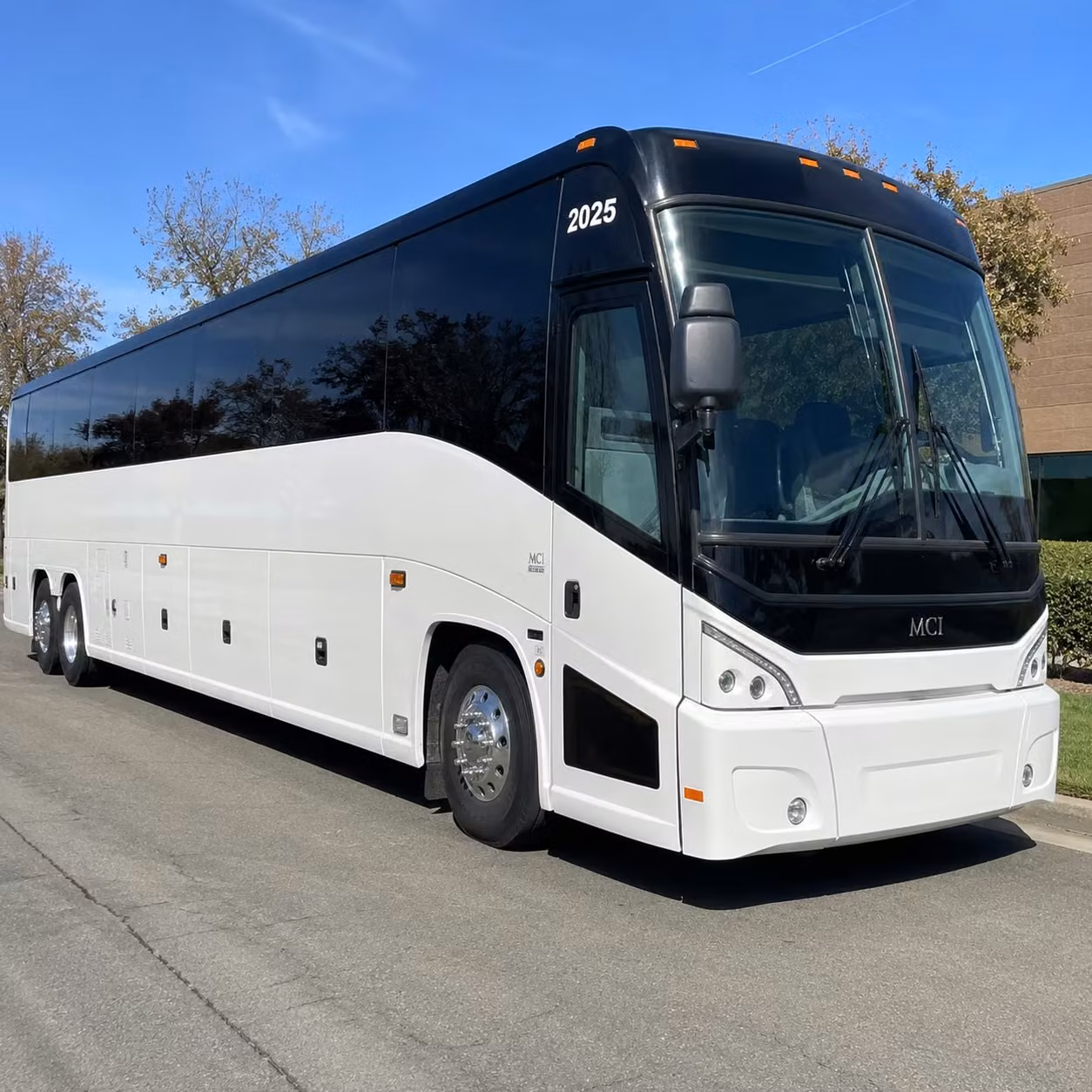 concert bus rentals to toyota center and houston s biggest venues